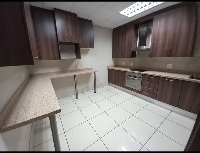 427M² OFFICE TO LET IN BRYANSTON